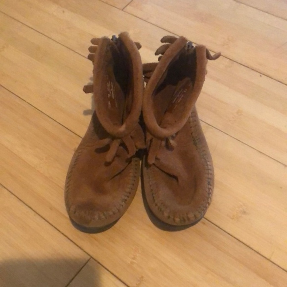 Minnetonka  moccasins size 12 girls.​​